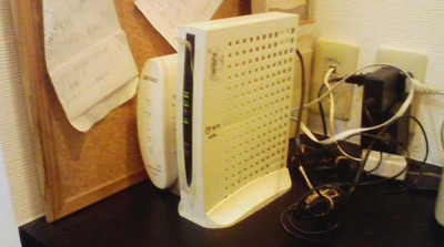 ADSL モデムとルータ