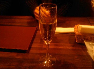 スパークリングワインで乾杯
