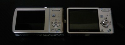 M60 (左) と S7 (右) の背面レイアウトはほぼ同じ