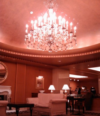 豪華なシャンデリア・・・