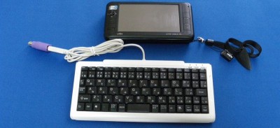 viliv S5 と比べてもちょっと大きめ・・・