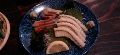 お刺身を少々つまみます