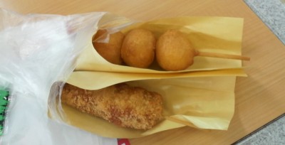 SAっぽいジャンクフードで腹ごしらえ