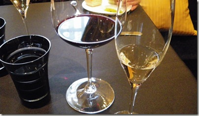 ワインはグラスでオーダー