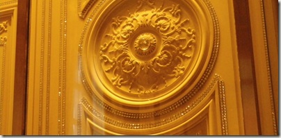 壁のスワロフスキー