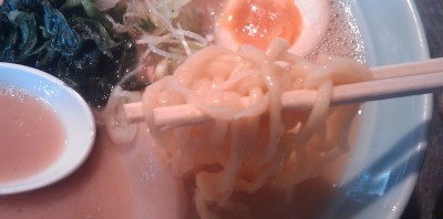 麺はモチモチしていてスープとの相性もよろしい