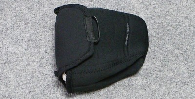 K-x をレンズとともに収納してみました。