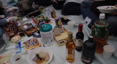 食べ物と飲み物は持ち寄りでした