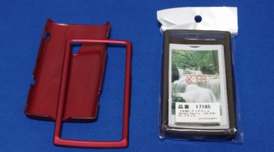 クリアケースのレッドとブラック