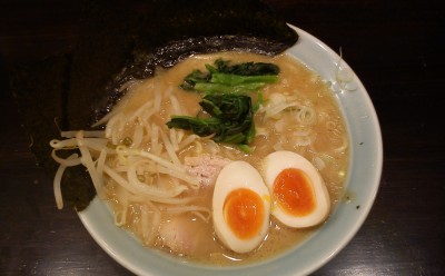ラーメン650円に味玉トッピングはサービス券利用