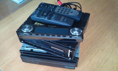 余ったジャンクなカーステ2台・・・