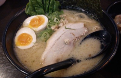 でかめなチャーシューが目立ちます