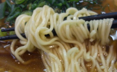 麺は細めんで柔らかめ