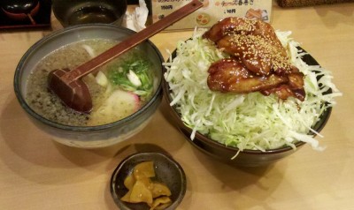 バラ丼をセットで