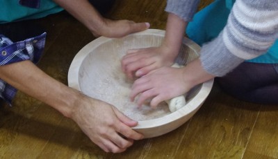 コネコネします