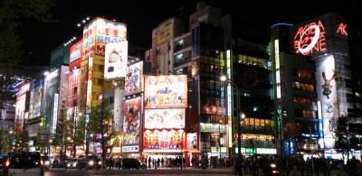 夜のアキバ