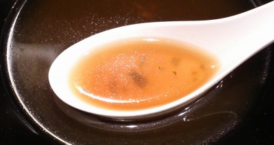 麺の方にも薄いスープが
