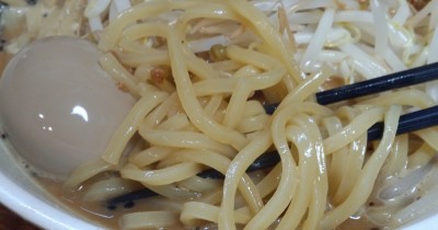 平打ちの太麺・・・