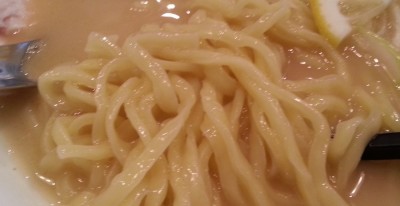 平打ちちじれ麺